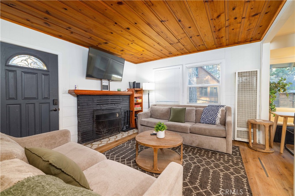 42769 Conifer Drive Property Photo 4