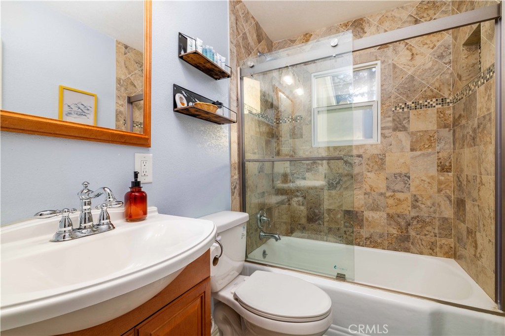 42769 Conifer Drive Property Photo 9