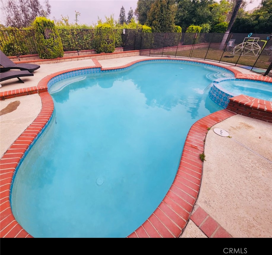 24353 Vista Buena Property Photo 4