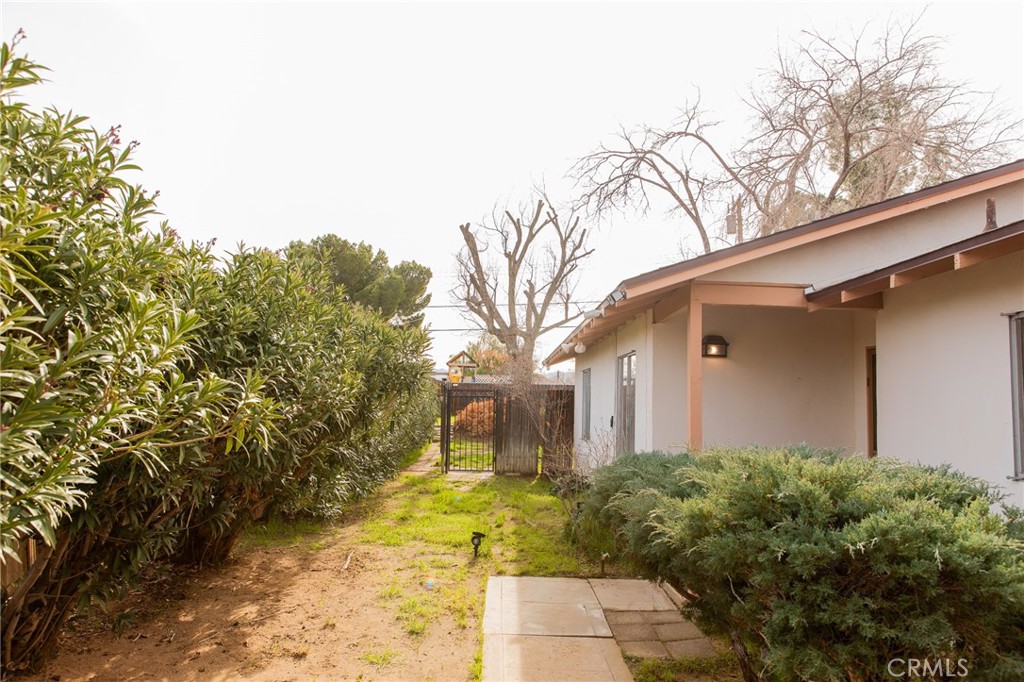 38990 Juniper Tree Property Photo 6