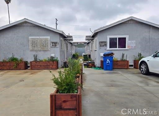8129 S Hoover Property Photo 1