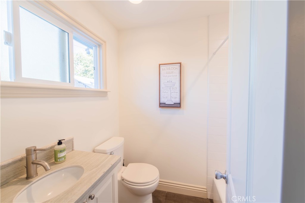 1275 W 23rd Property Photo 21