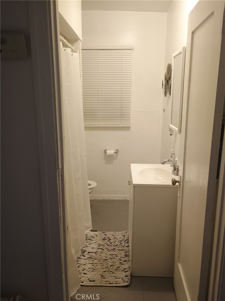 1605 W 87th Property Photo 8