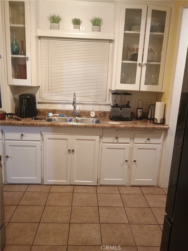 1605 W 87th Property Photo 11