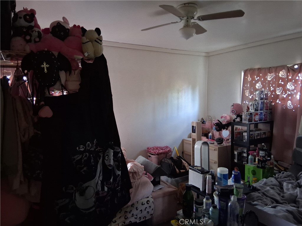 1185 W Devonshire Property Photo 6