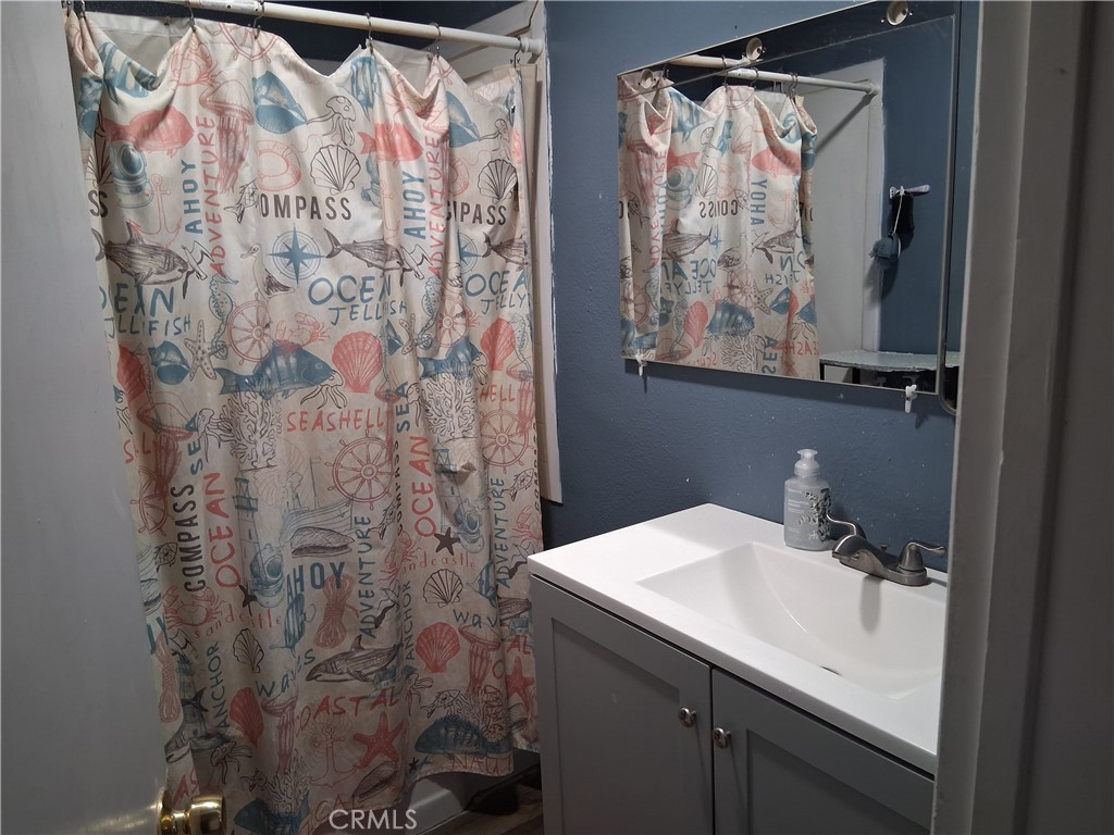 1185 W Devonshire Property Photo 8