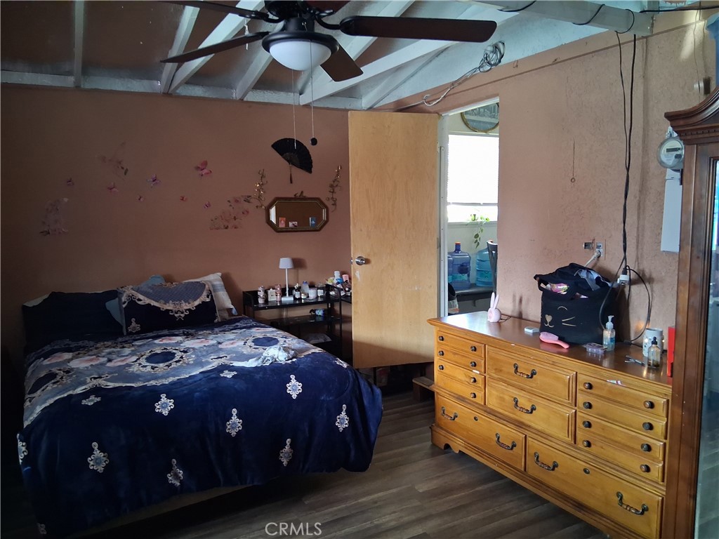 1185 W Devonshire Property Photo 10