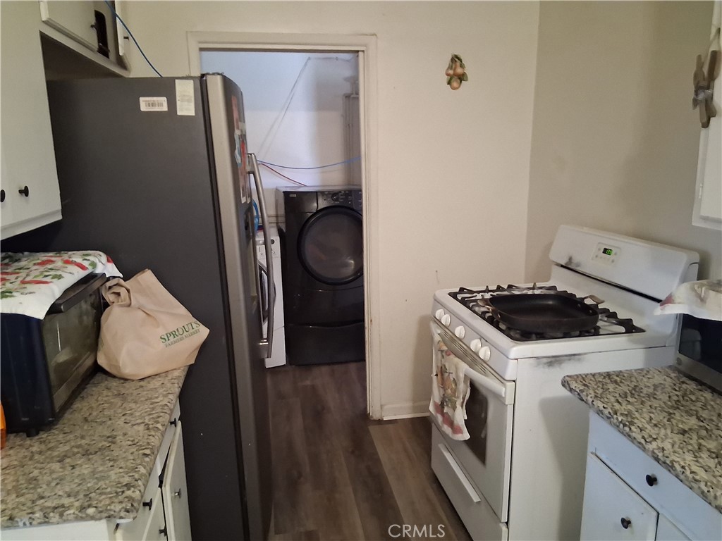 1185 W Devonshire Property Photo 11