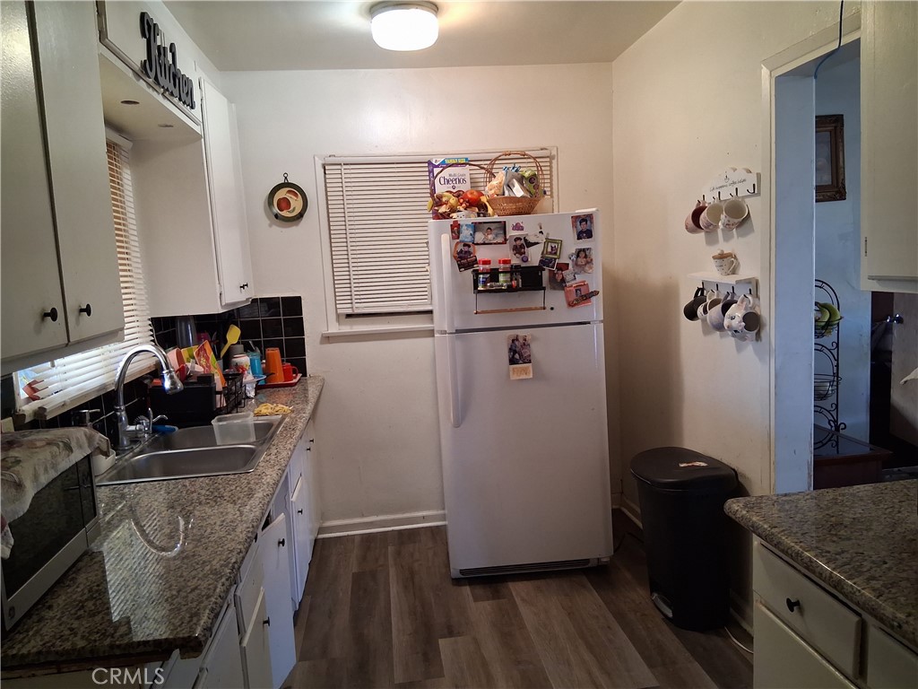 1185 W Devonshire Property Photo 13
