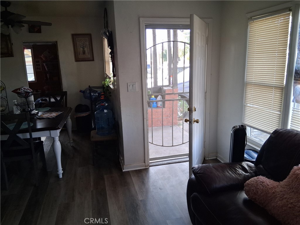 1185 W Devonshire Property Photo 15