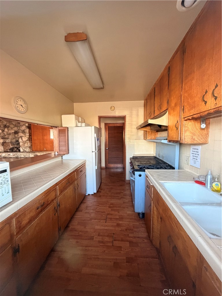 16511 Garfield D40 Property Photo 18