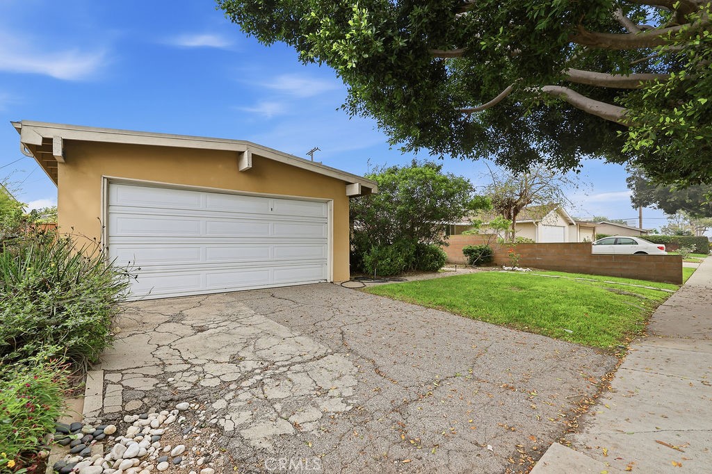 523 W 170th Property Photo 2
