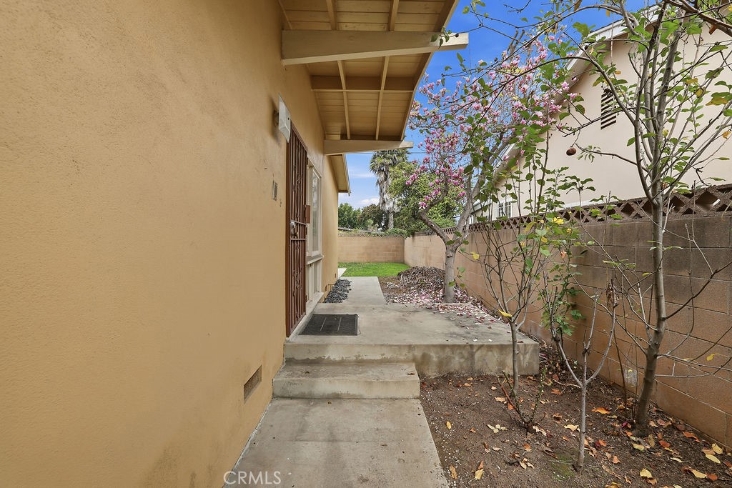 523 W 170th Property Photo 22