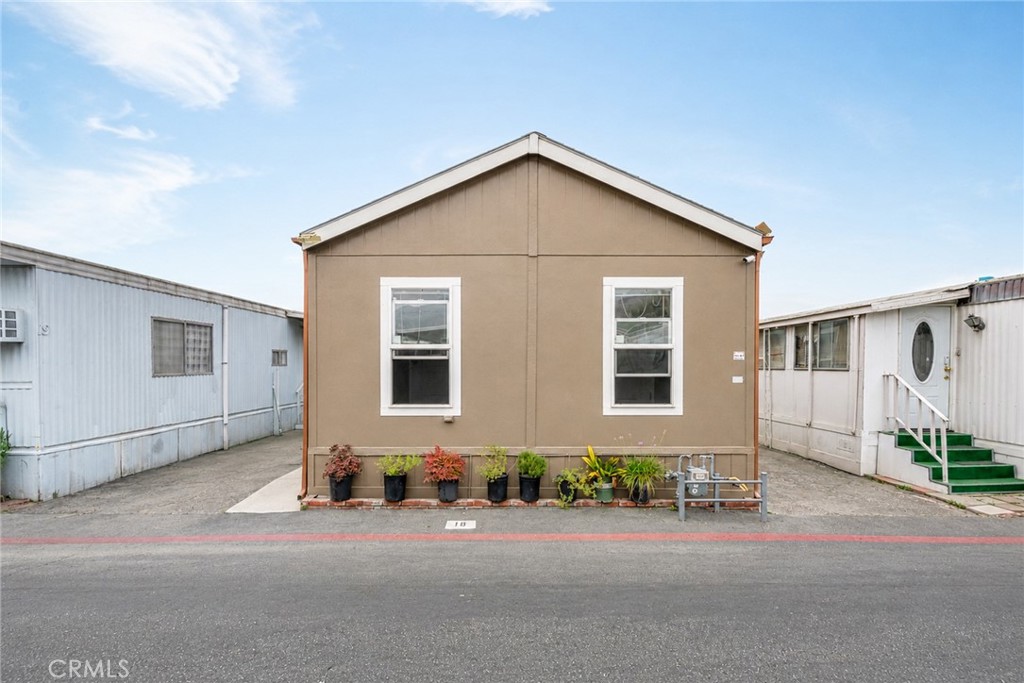 812 N Loren Avenue 18 Property Photo 1
