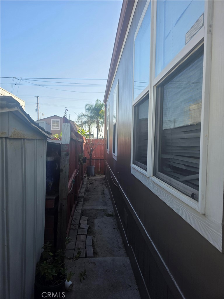812 N Loren Avenue 18 Property Photo 6
