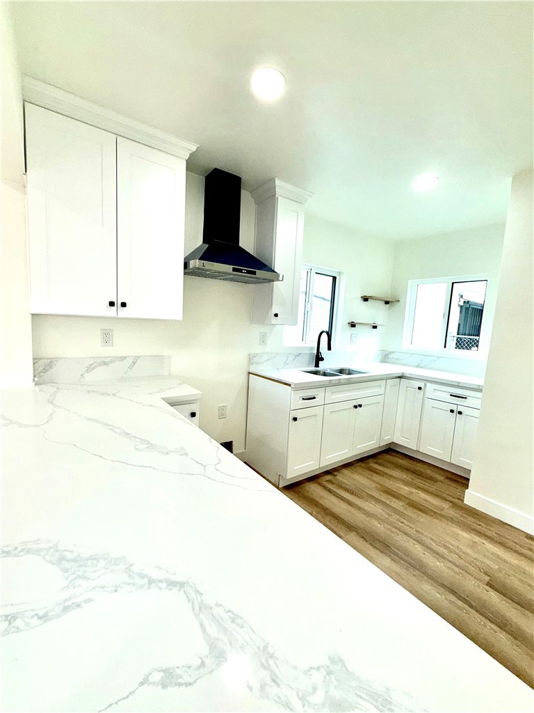 1008 Long Property Photo 9