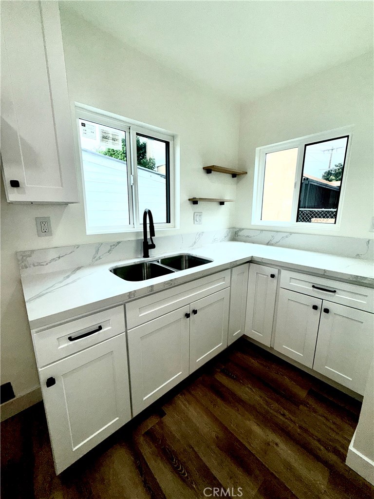 1008 Long Property Photo 11