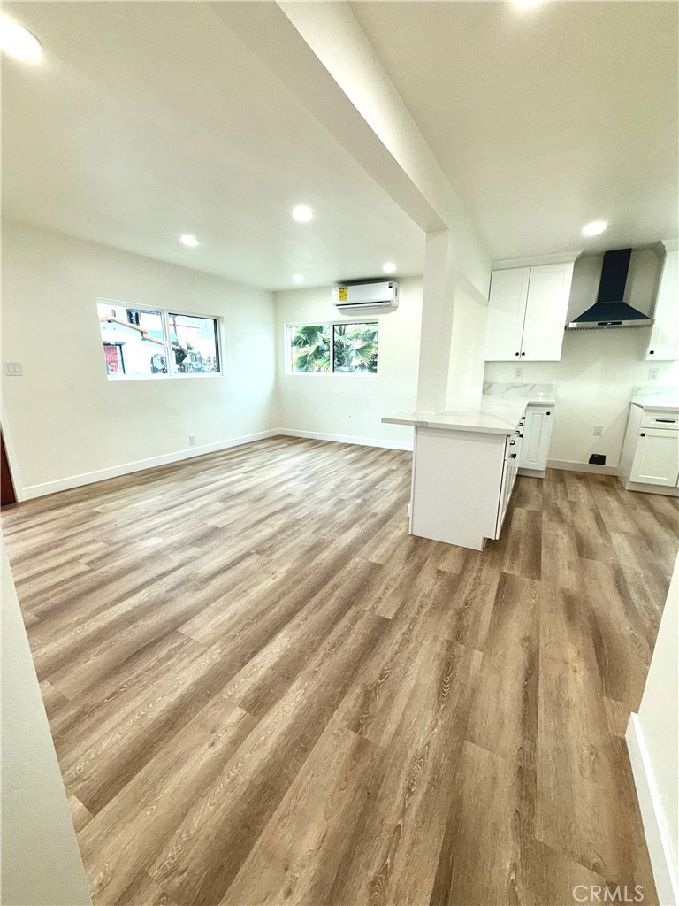 1008 Long Property Photo 15