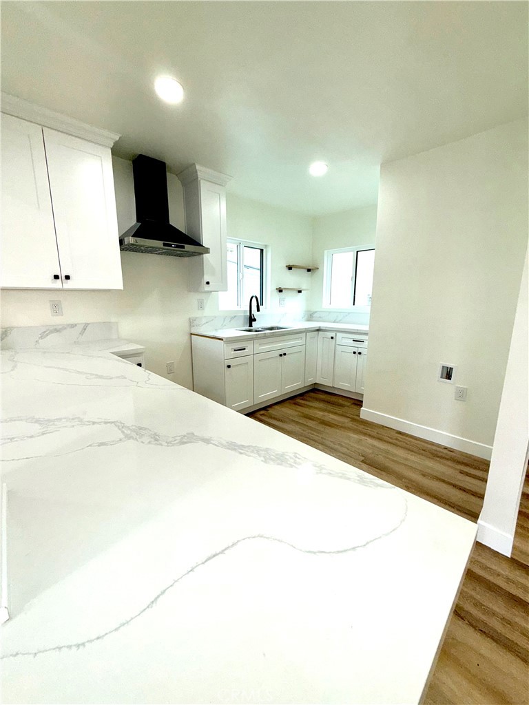1008 Long Property Photo 23
