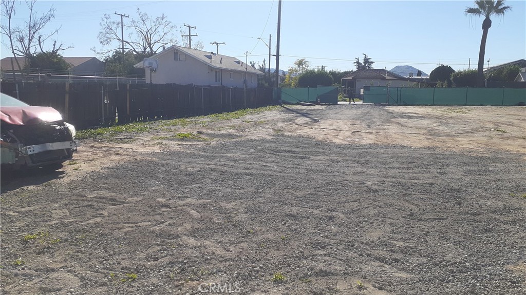 416 Oak Street Property Photo 2