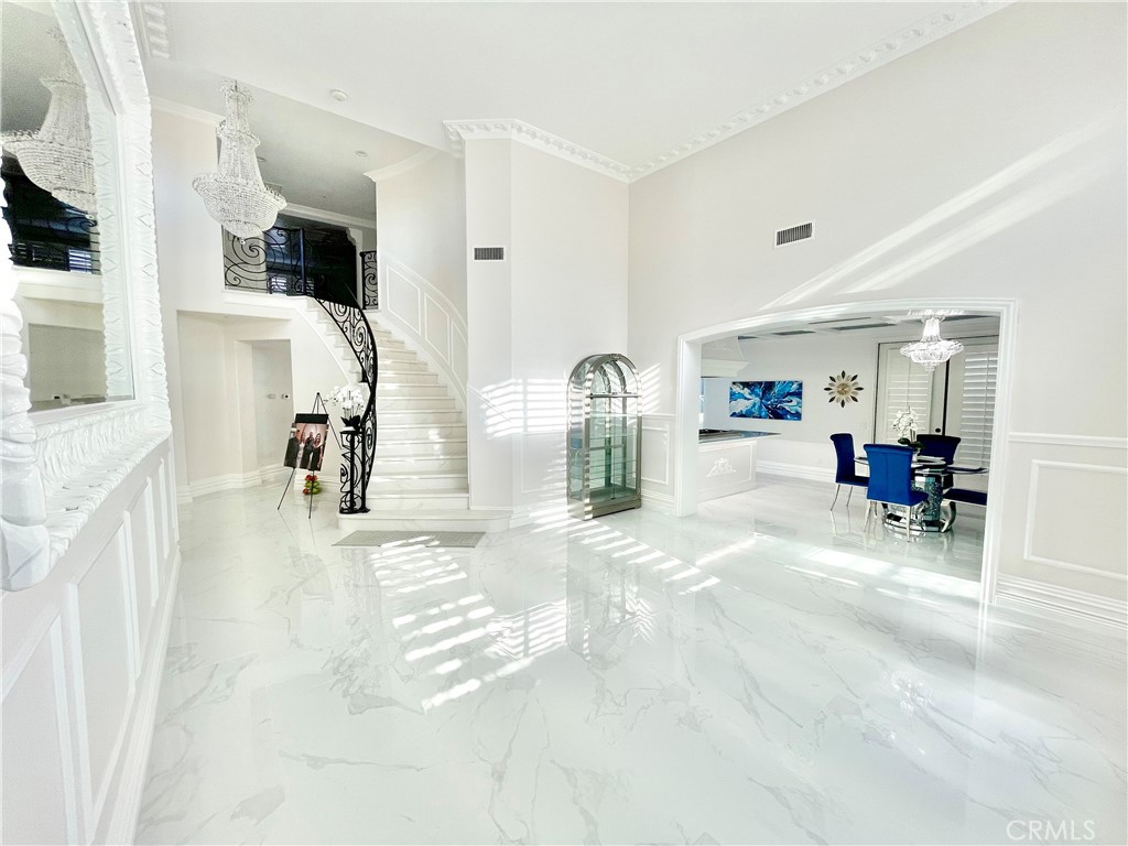 1204 Thoroughbred Property Photo 3