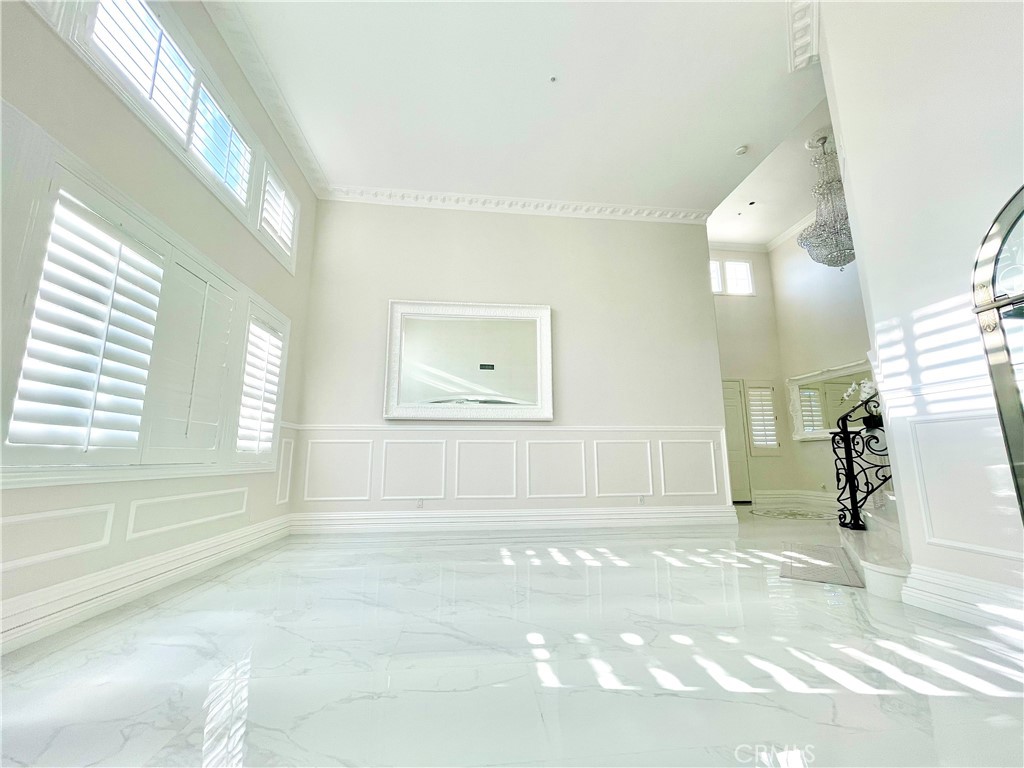 1204 Thoroughbred Property Photo 4