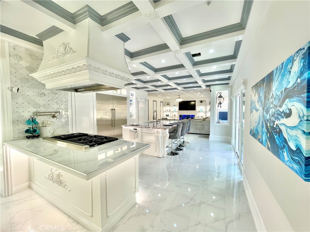 1204 Thoroughbred Property Photo 5
