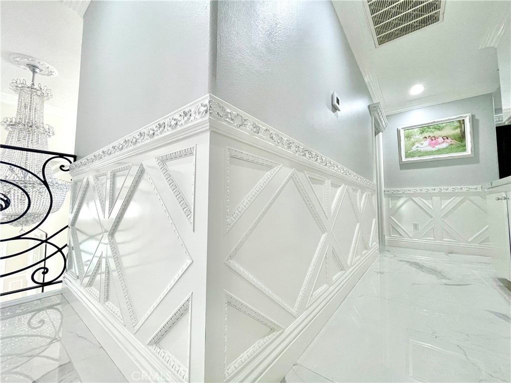 1204 Thoroughbred Property Photo 12