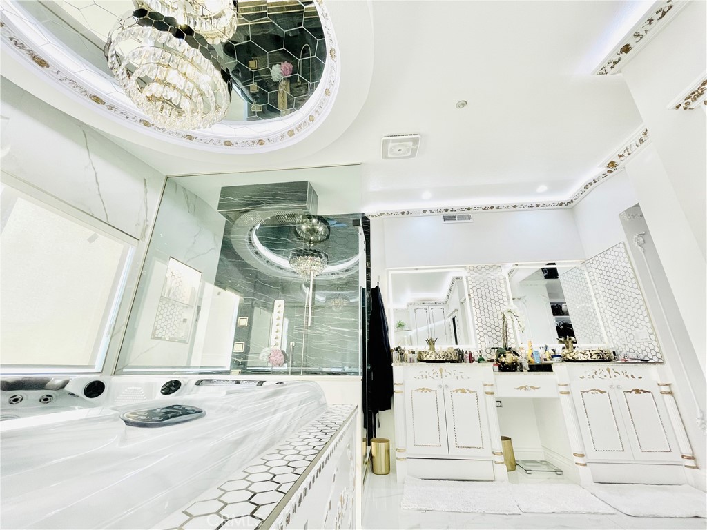 1204 Thoroughbred Property Photo 17