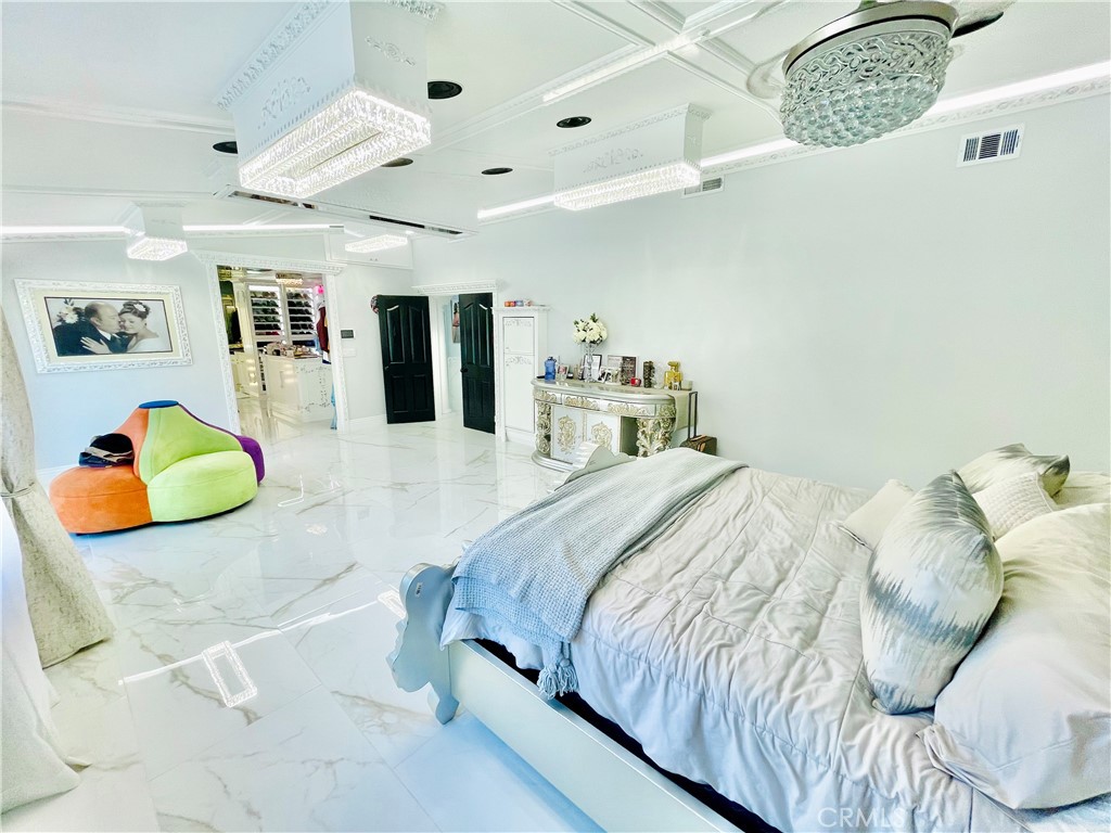 1204 Thoroughbred Property Photo 19
