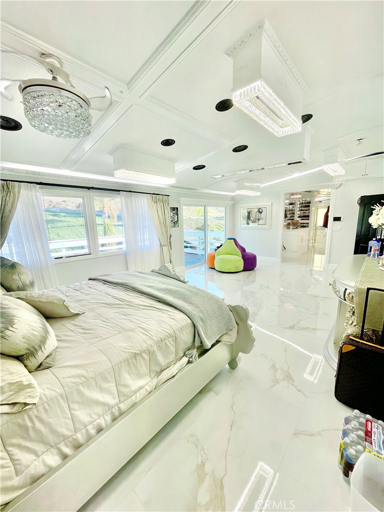 1204 Thoroughbred Property Photo 20
