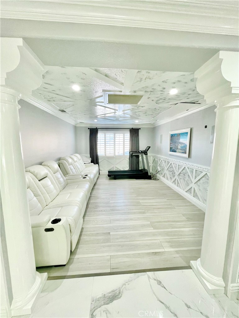 1204 Thoroughbred Property Photo 21