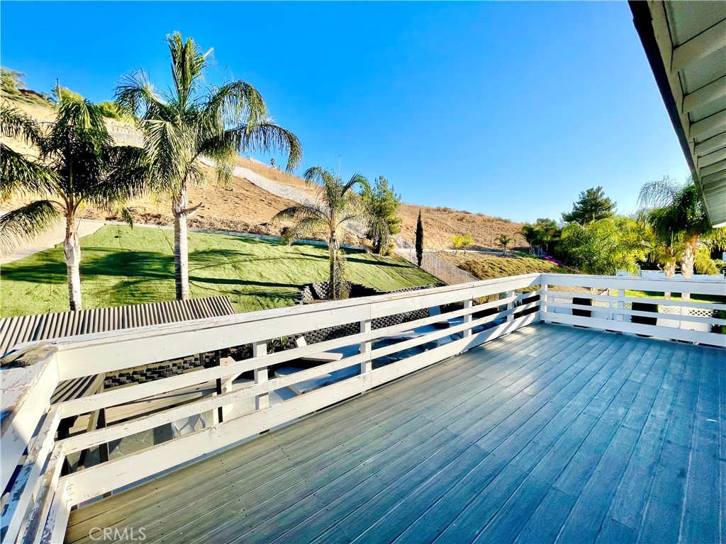 1204 Thoroughbred Property Photo 23