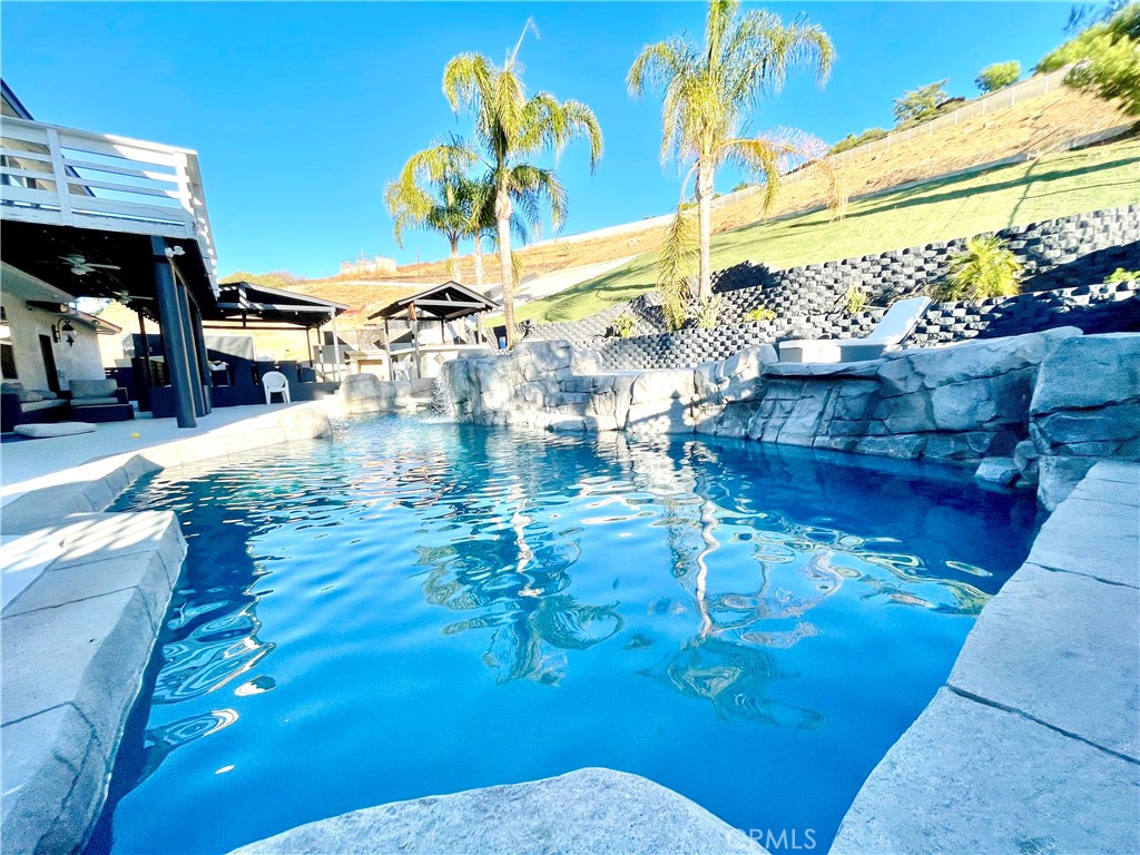 1204 Thoroughbred Property Photo 26