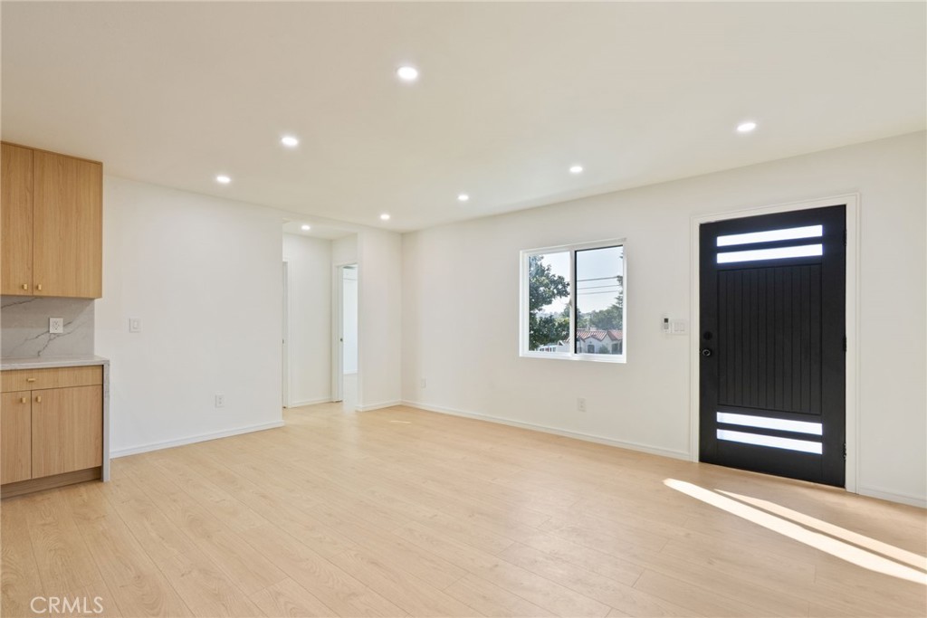 4868 La Roda Property Photo 10