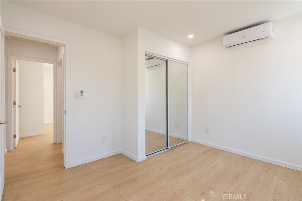4868 La Roda Property Photo 13