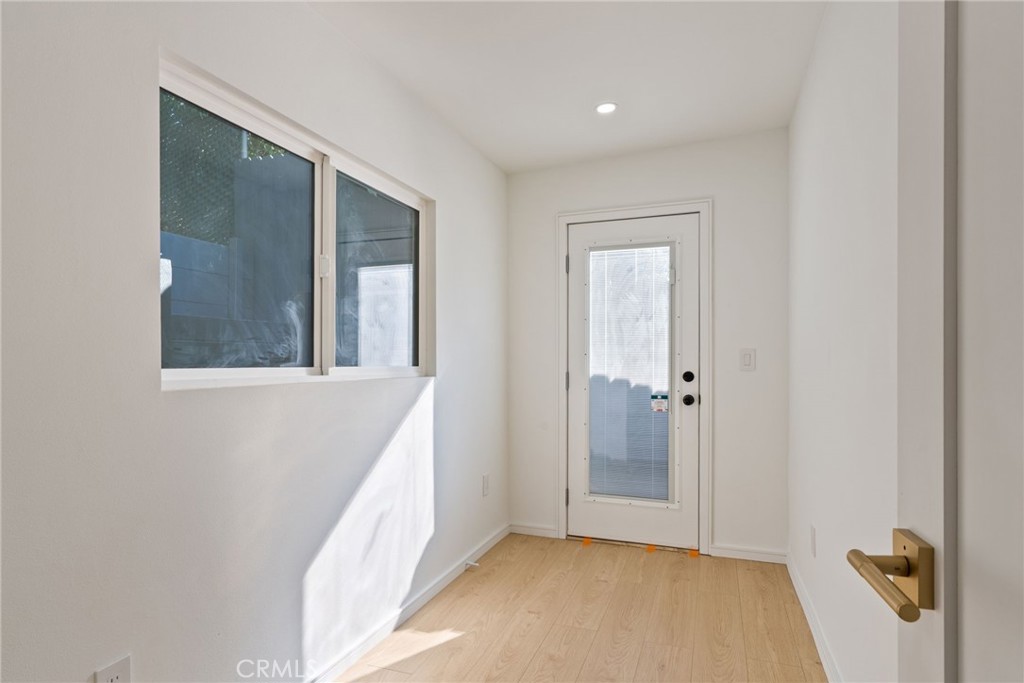 4868 La Roda Property Photo 18