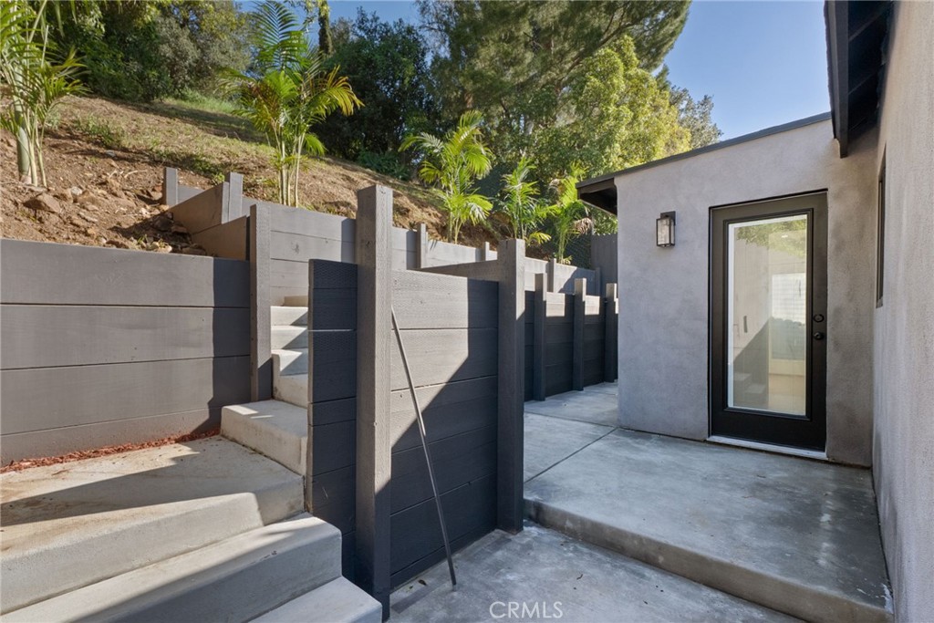 4868 La Roda Property Photo 20