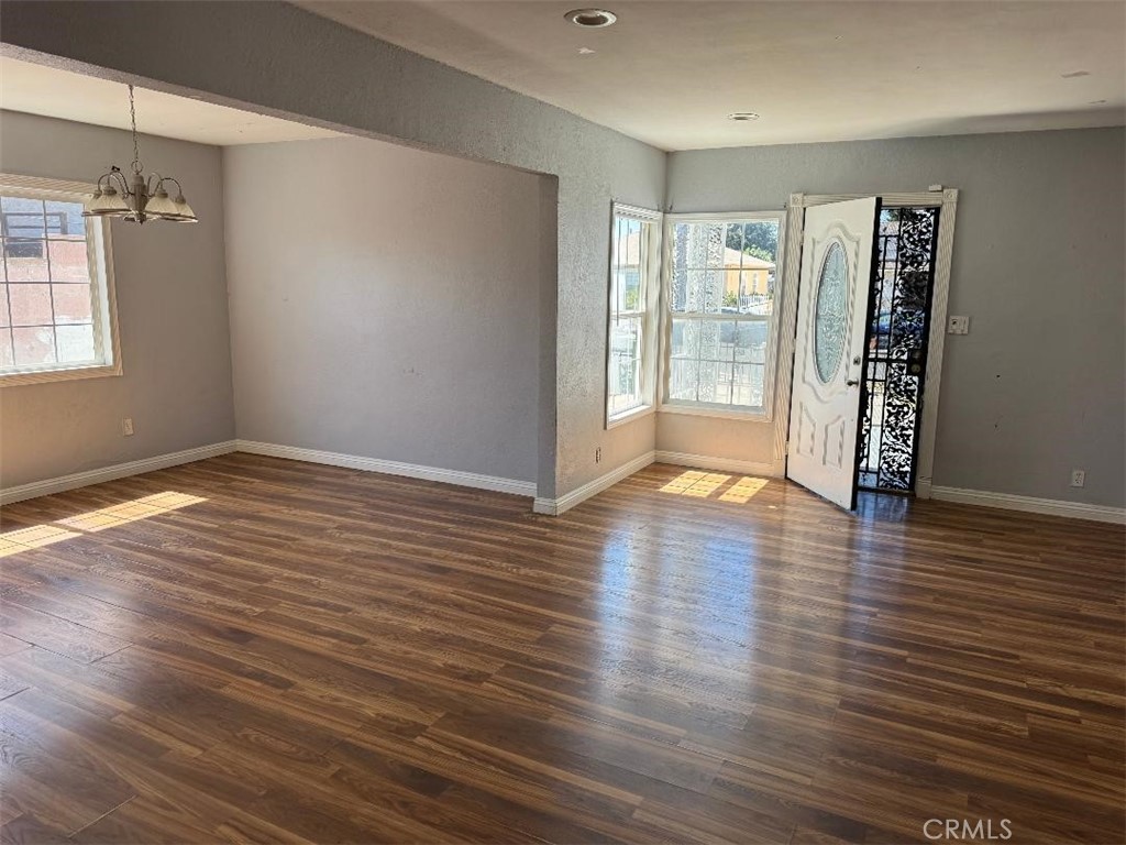 2412 W Raymond Property Photo 5