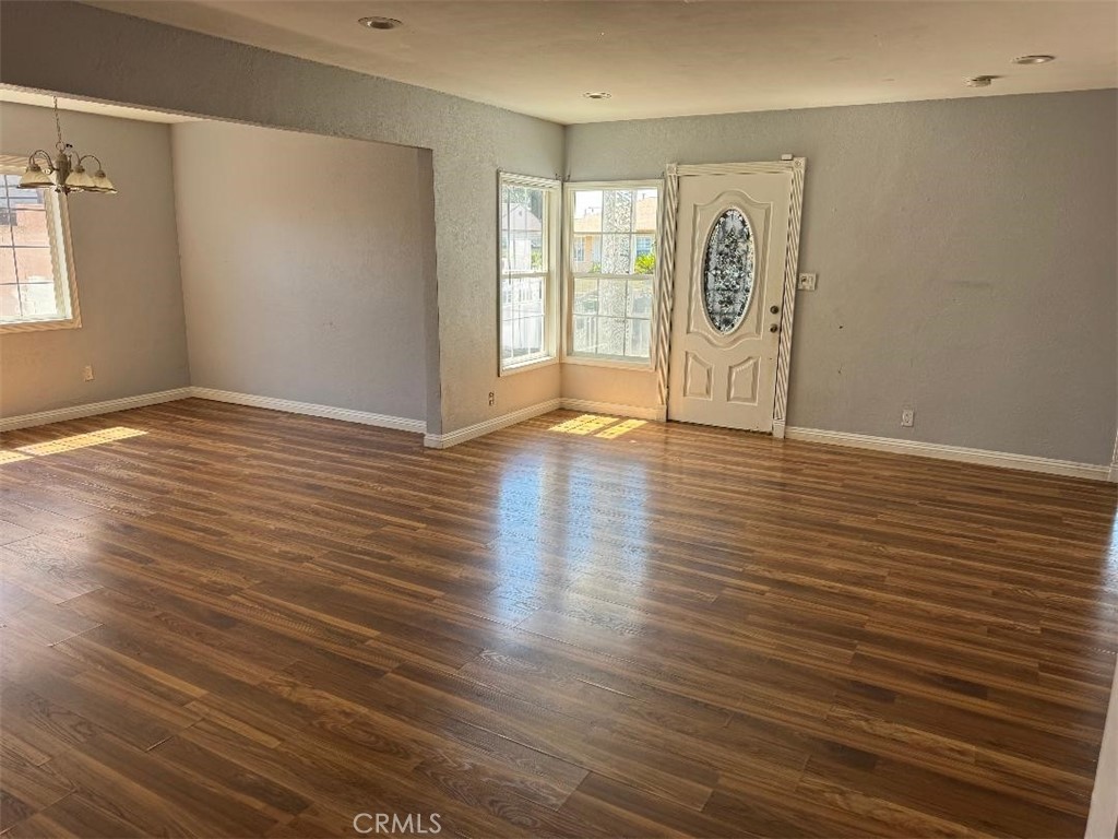 2412 W Raymond Property Photo 10