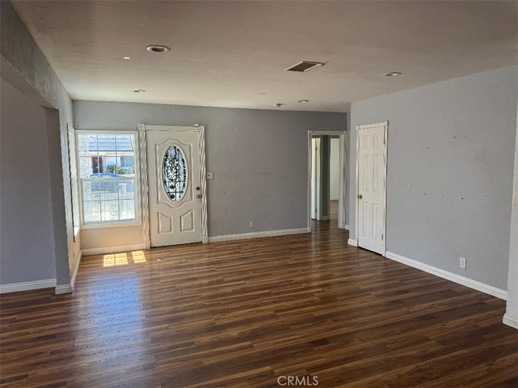 2412 W Raymond Property Photo 11