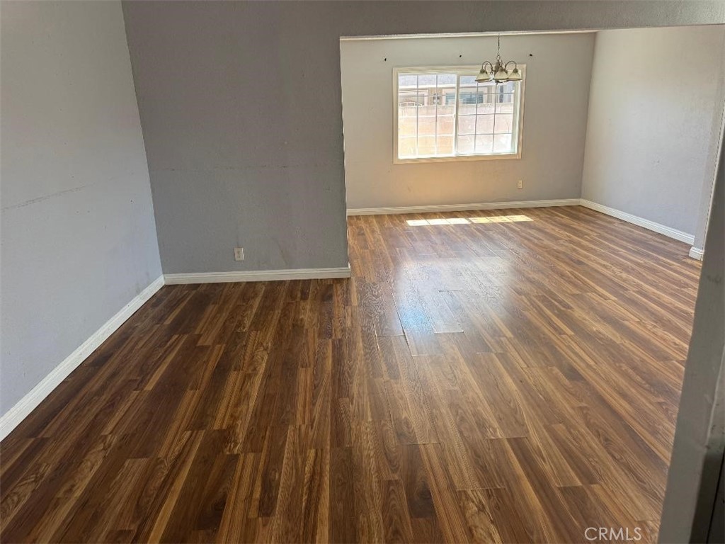 2412 W Raymond Property Photo 12
