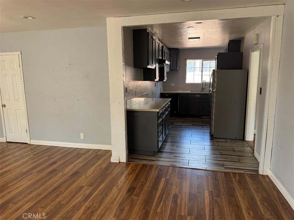 2412 W Raymond Property Photo 15