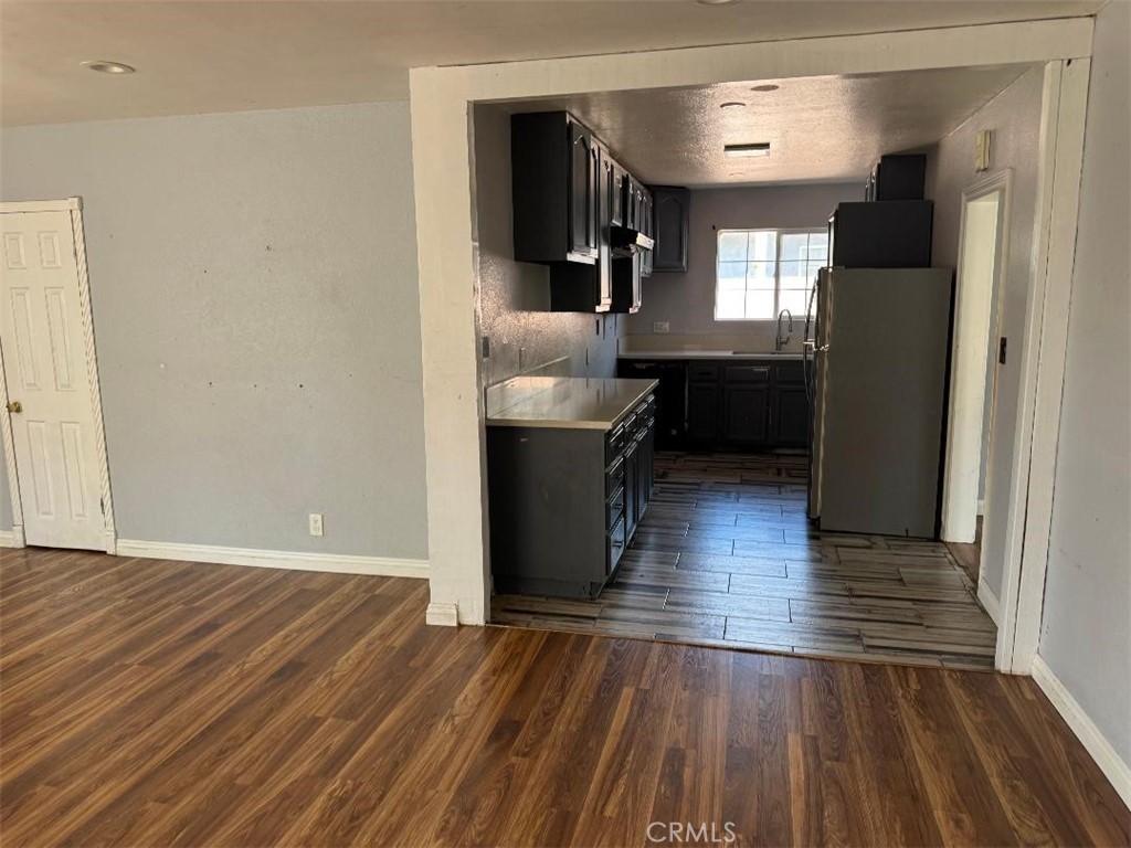 2412 W Raymond Property Photo 15