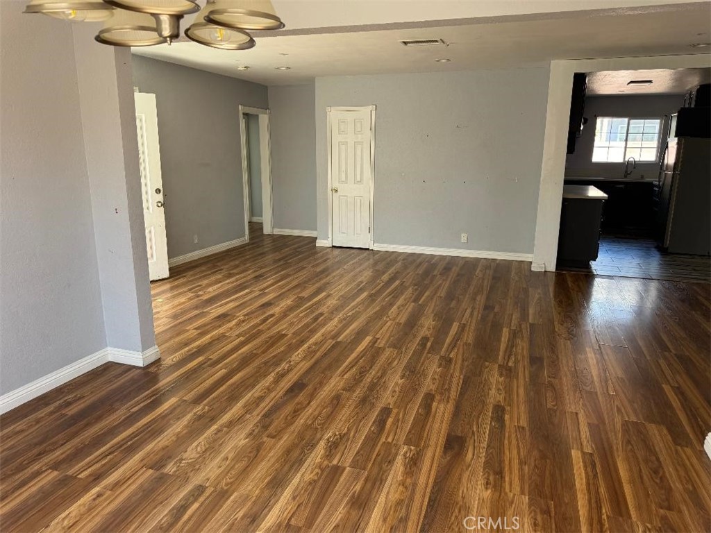 2412 W Raymond Property Photo 18