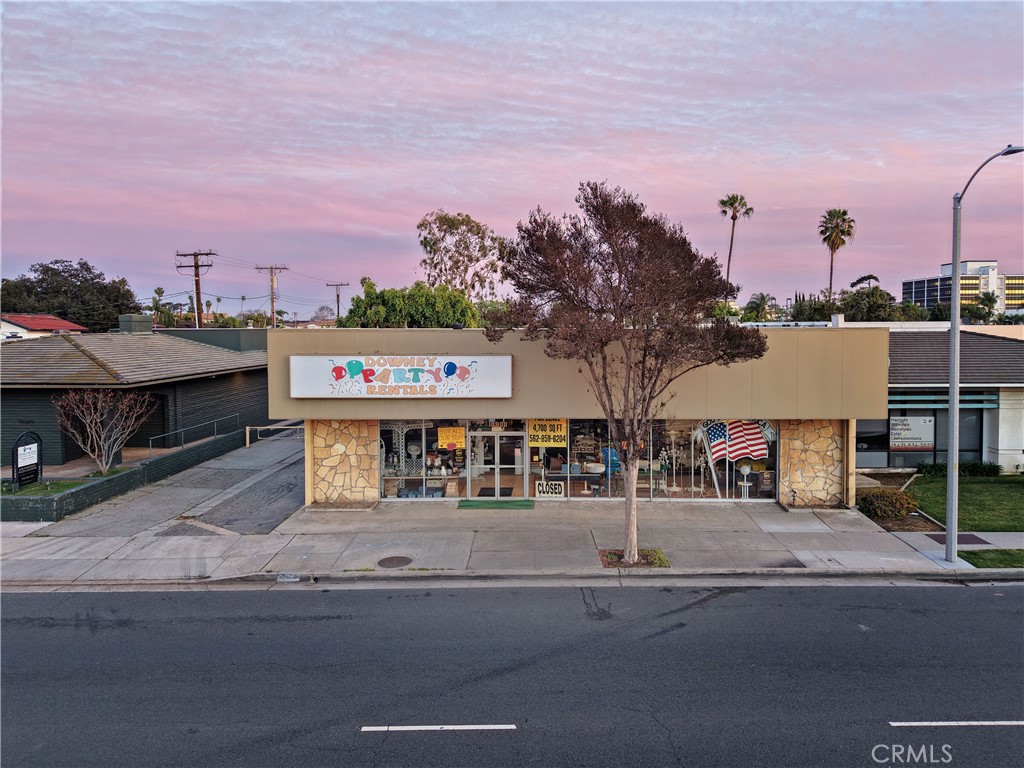 10900 Paramount Property Photo 2
