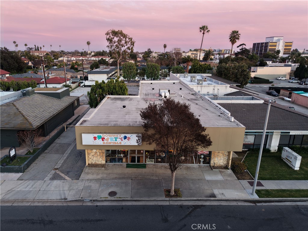 10900 Paramount Property Photo 3