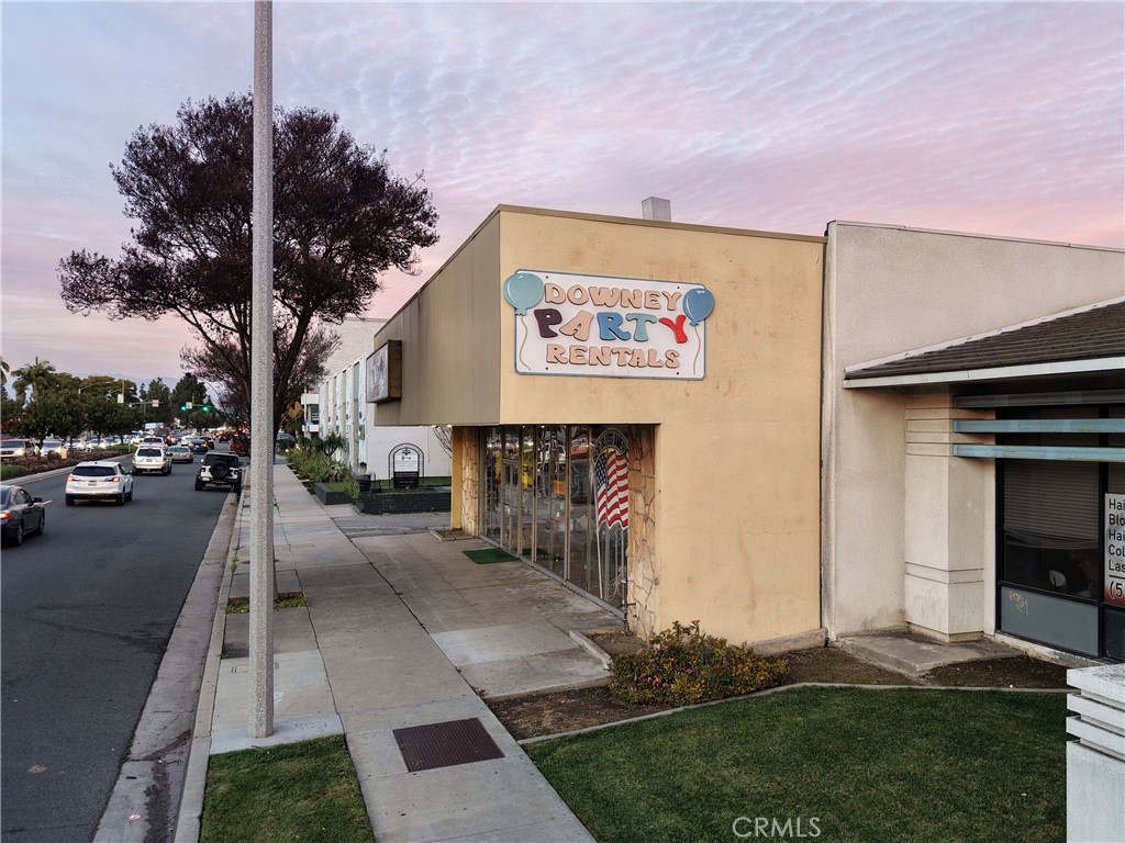 10900 Paramount Property Photo 11