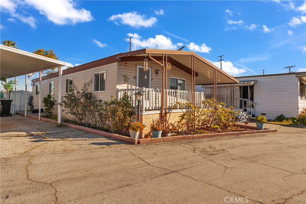 2550 Pacific Coast Highway 13 Property Photo 1