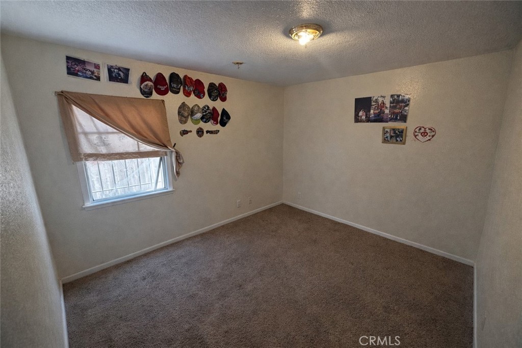 2032 W 77th St Property Photo 5